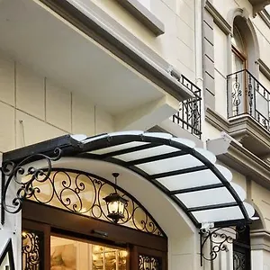 4* Otel Mirrors